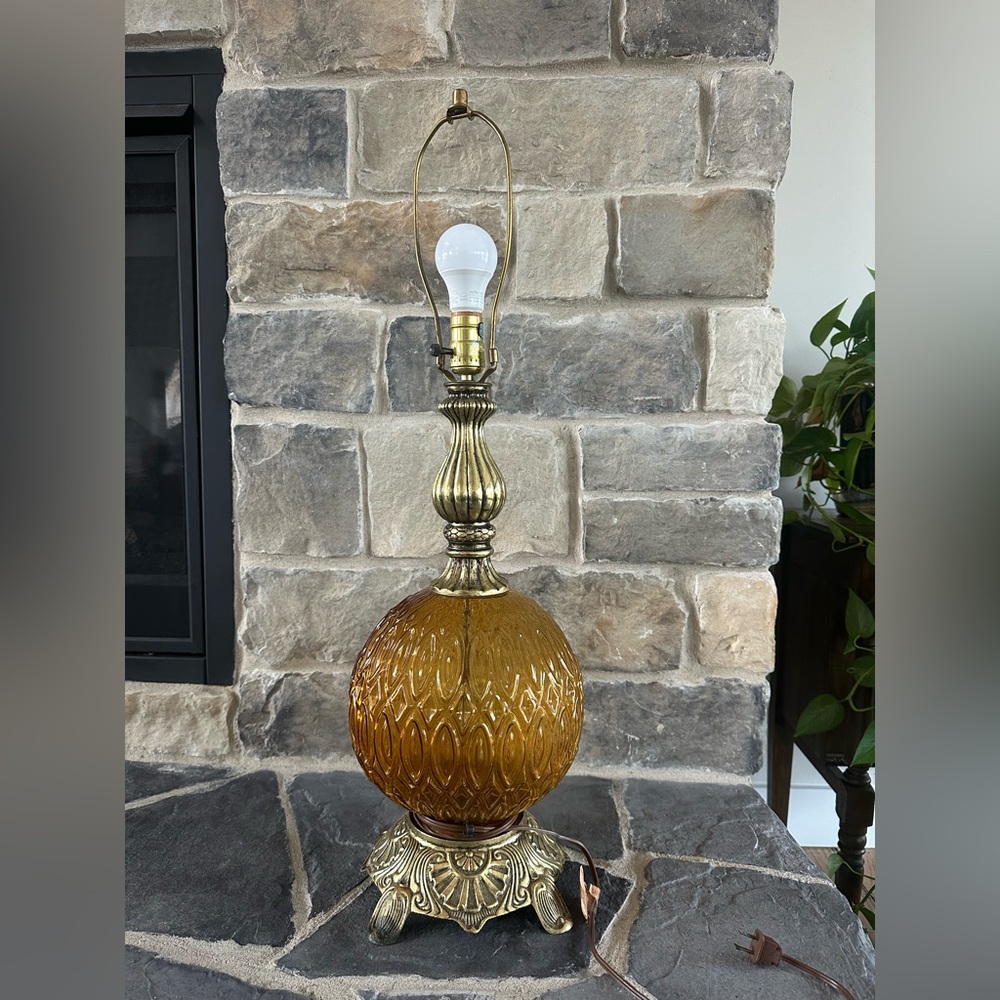Vtg Mid Century Accurate Casting Optical Amber Glass Hollywood Regency Lamp 31”